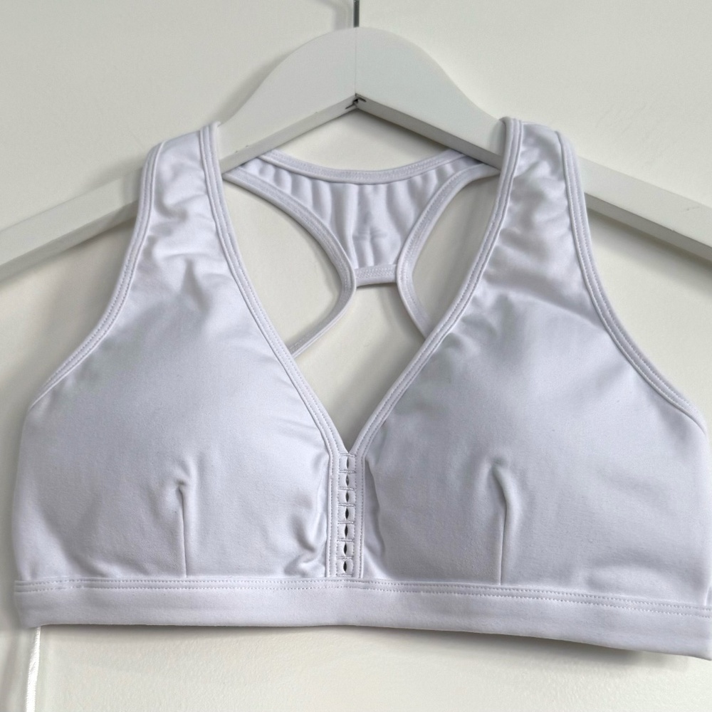 Lavaloka Activewear White Sports Bra. NWT. Small. Sample Sale.